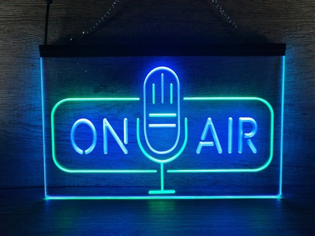 Neon on the air sign with retro microphone vector  Diseño banner, Logotipo  de música, Iluminación de neón